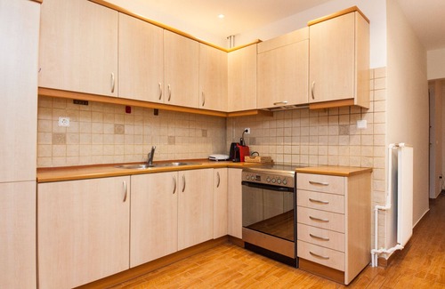 Pasalimani Apartamento | Luxury Pireas Stay New 2BR Urban Escape