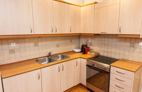 Pasalimani Apartamento | Luxury Pireas Stay New 2BR Urban Escape