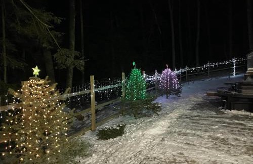 East Stroudsburg Casa | Luxury Pocono Retreat with hot tub, sauna, fire pit, and patio