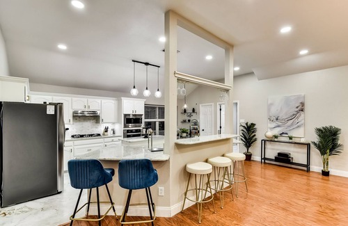 Rowlett Villa | Luxury Pool Home with HotTub