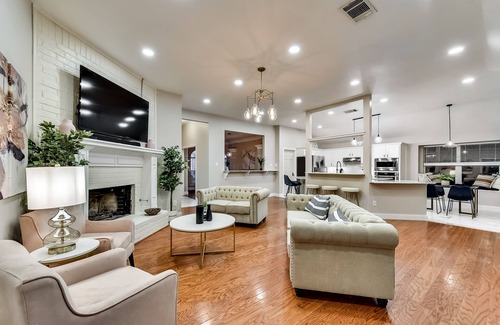 Rowlett Villa | Luxury Pool Home with HotTub