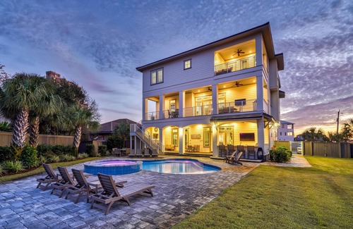 Gulf Pines Casa | *LUXURY*Pool/SPA*Elevator*PrivateBeach*GolfCart*