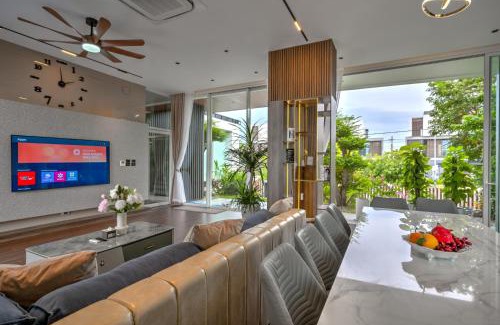 Ngu Hanh Son Villa | Luxury pool villa with Sauna - Free Pick up and Full AC