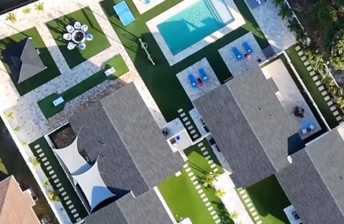 La Hacienda Villa | Luxury Poolside Villas #1 Resort Style Backyard