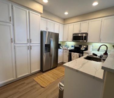 Rancho Santa Margarita Casa | Luxury Private Master Suite With Mountain View