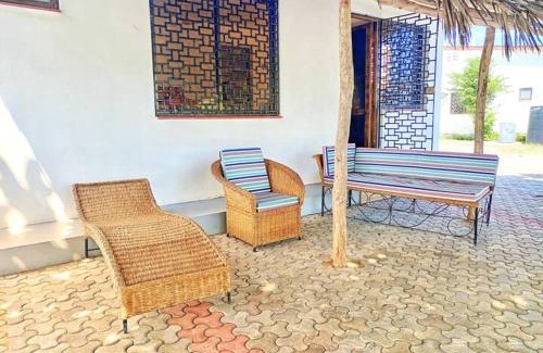 Watamu Apartamento | Luxury Private Beachfront Cottage
