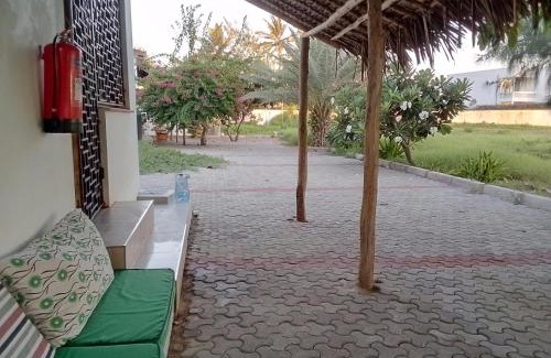 Watamu Apartamento | Luxury Private Beachfront Cottage