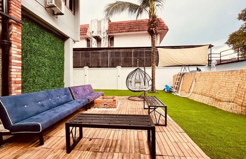 George Town Villa | Luxury Private Pool Villa + Riverview BBQ Patio!
