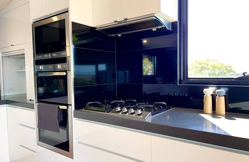 Sandy Bay Casa | Luxury Property With River & City Views in Hobart