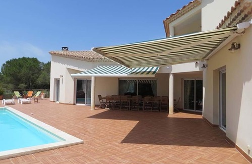 Sommieres Villa | Luxury property with swimming pool between Nîmes and Montpellier, up to 30 people.