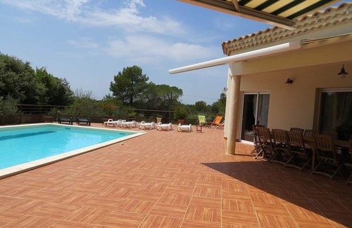 Sommieres Villa | Luxury property with swimming pool between Nîmes and Montpellier, up to 30 people.