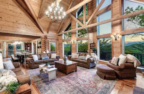 Gatlinburg - Pigeon Forge Casa | Luxury Refresh 2025 Multi-Family Retreat