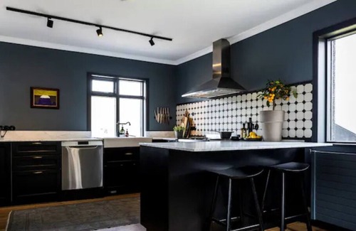 Kjosarhreppur Casa | Luxury renovated farmhouse with private hot tub and amazing views