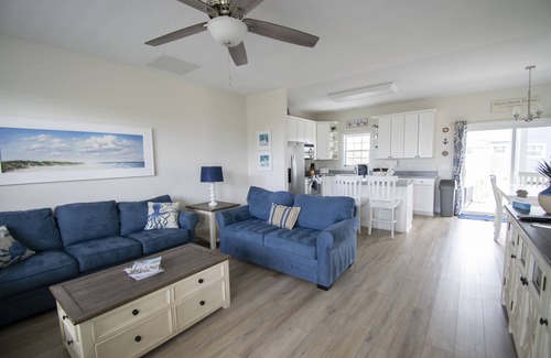 Cherry Grove Beach Casa | Listado de abril de 2019 - Alquiler de lujo con piscina privada a pasos de la playa