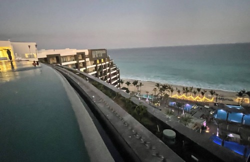 Los Cabos Apartamento | Luxury residence, 3BD 3.5BA loft, 3,563 sqft living space, amazing ocean views.