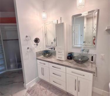 Foothills Casa | Luxury Resort 1 ACRE City Views, mountains Golf course Pool