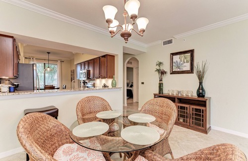 Lakewood Ranch Condominio | Luxury Resort Amenities & Golf Membership; Pets Welcome; Lakefront Retreat
