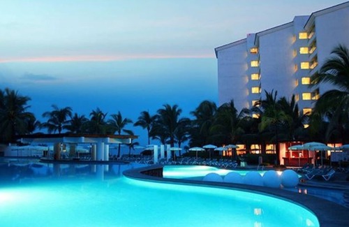 Puerto Juarez Complejo | Luxury Resort w/ Beach Access