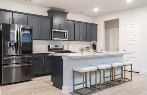 Austin Casa | Luxury Retreat-5 min to COTA-15min to Downtown ATX, 7 min to Airport-Concourse