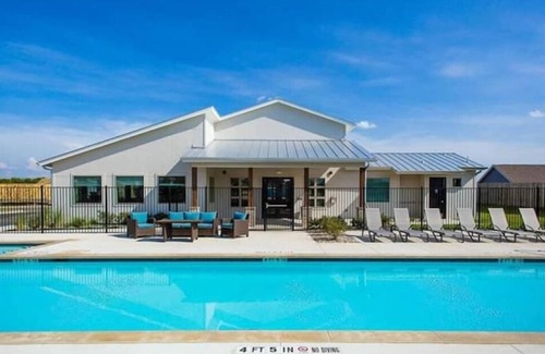 Austin Casa | Luxury Retreat-5 min to COTA-15min to Downtown ATX, 7 min to Airport-Concourse