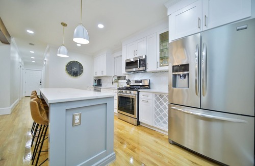 Upham's Corner Casa | ⭐Summer Gather W / Deck 4mil to Fenway / Downtown walk2T