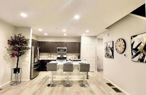 Dupont Casa | Luxury Retreat Near DEN AirPort!