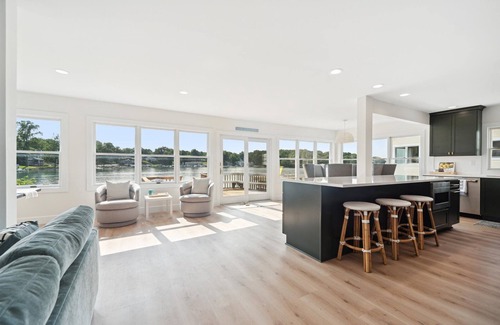 Richland Casa | Luxury Retreat on Gull Lake – Perfect for Your Next Getaway!