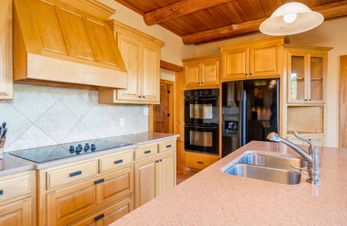 Royal Casa | Luxury Retreat w/ Heated Pool - Sleeps 18