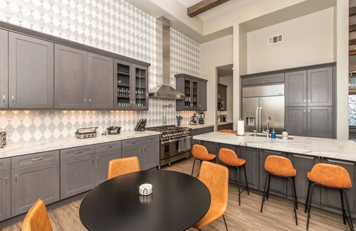 Escondido Casa | Luxury Retreat w/Views: Putting Green/Game Room/Infinity Pool & More!