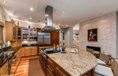 Leesburg Casa | Luxury Retreat with Family Feel: Perfect Getaway!