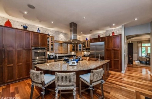 Leesburg Casa | Luxury Retreat with Family Feel: Perfect Getaway!