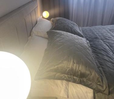 Aldborough Apartamento | Luxury Retreat with Private Hot Tub
