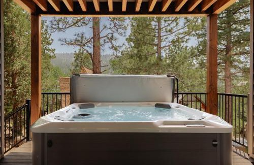 Upper Moonridge Casa | Luxury Ridgecrest Resort 4BR