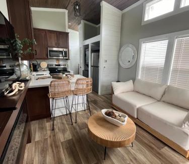 Knox County Casa | Luxury Riverfront Tiny House- AMAZING VIEWS- #111