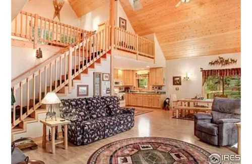 Rustic Cabina | Luxury Riverfront cabin with a HOT TUB! No cleaning fees!