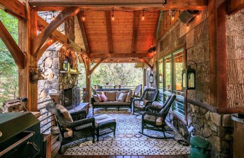Lansing Casa | Luxury Riverfront Lodge - Sleeps 12, VIEWS, Fireplaces, Dogs OK