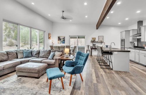 Missoula Casa | Luxury Riverfront Retreat on Montanas Iconic Blackfoot River with Hot Tub