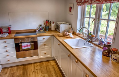 Wilton Cabina | Lodge de lujo en ubicación idílica junto al río cerca de Salisbury
