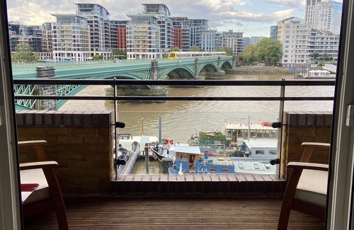 St. Mary's Park Apartamento | Luxury riverside apartment in Battersea