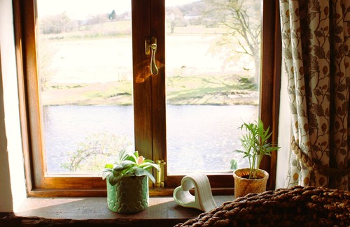 Corwen Cabaña | Luxury Riverside Retreat for 2