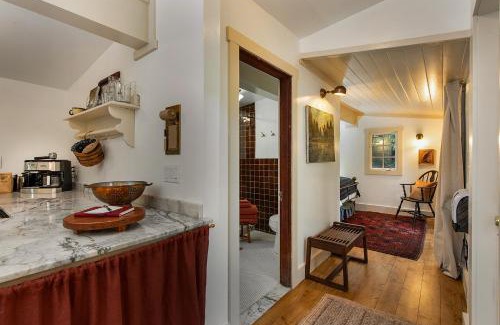 Duncans Mills Casa | Luxury Riverview Cottage - walk to town & trails