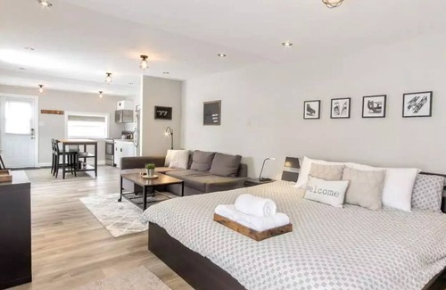 Downtown Gatineau Casa | Luxury Riverview studio apt. 10min 2 DTWN Ottawa