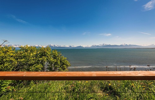 Homer Apartamento | Luxury Romantic Couple's Getaway Overlooking Kachemak Bay