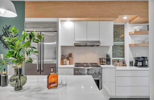 Tremont Casa | Luxury Rooftop Oasis Tremont: Sauna & Cold Plunge