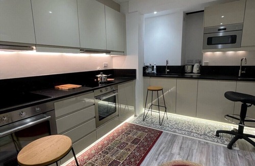 London Borough of Ealing Apartamento | Luxury Room with bathroom in West London, Wembley nearby