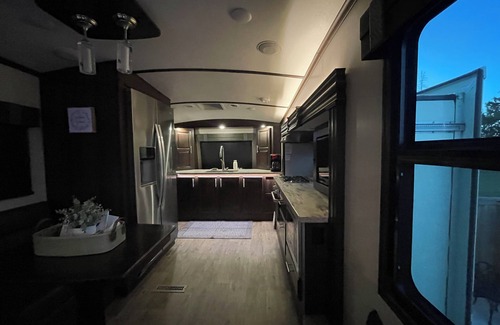 Wheatland Casa | Luxury RV in gated, quiet, country setting. Perfect for traveling professionals.