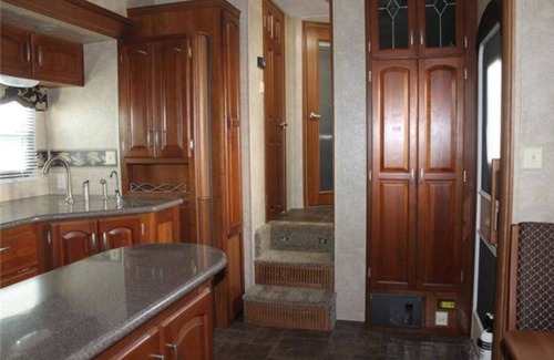 Oak Hill Casa | Luxury RV on waterfront site