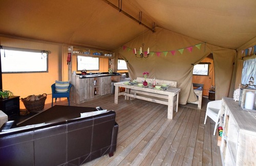 Denny Alquiler De RV | Tienda de campaña-Lujoso-Baño con ducha-Vista al campo