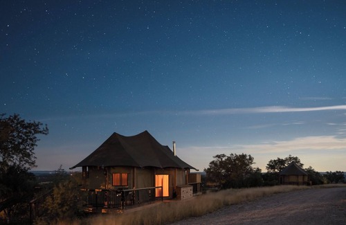 Johnson City Alquiler De RV | Luxury Safari Tents on 96 acres in the Texas Hill Country