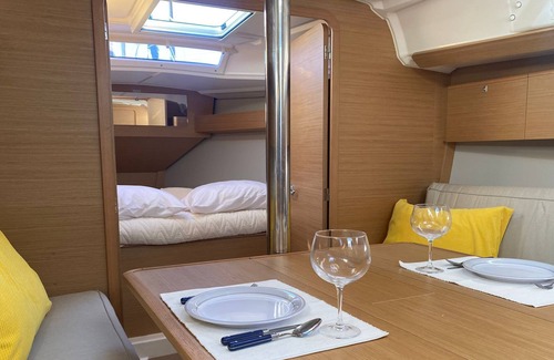 Setubal Alquiler De Eote | luxury sailboat